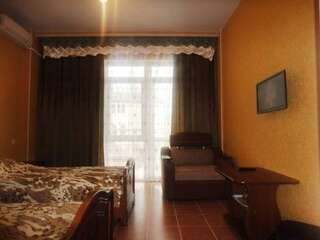 Гостиница Guest house Limani on Chernomorskaya Дивноморское Улучшенный двухместный номер с 1 кроватью или 2 отдельными кроватями-1